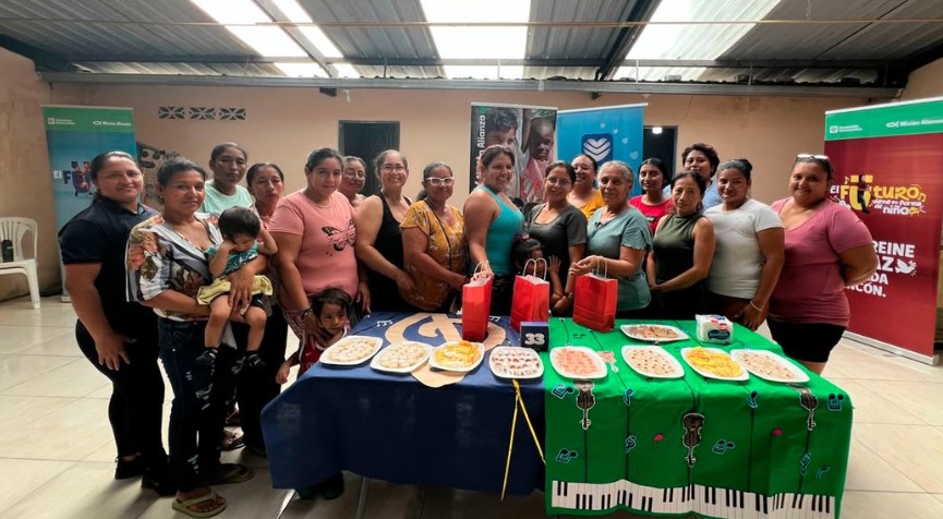 Las madres son parte esencial de cada historia que nace en comunidad.